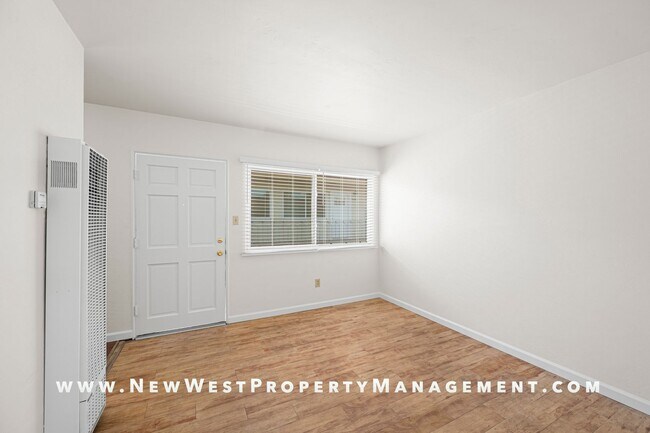 Building Photo - 547 22nd St