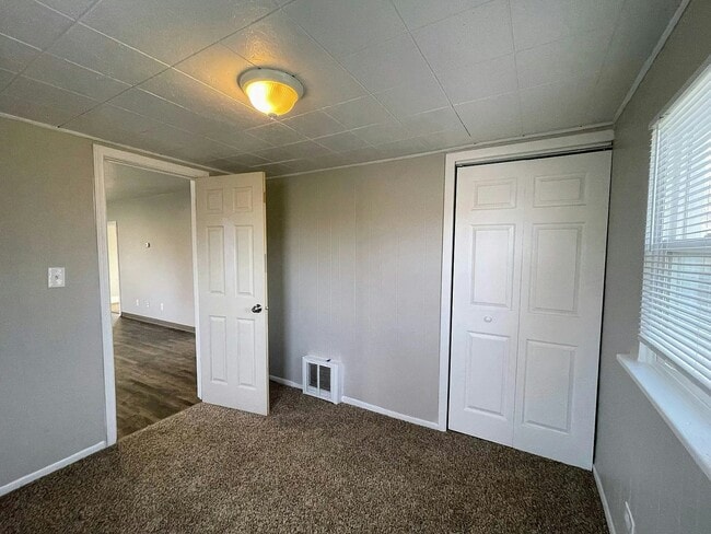 Building Photo - 4619 N Howard St