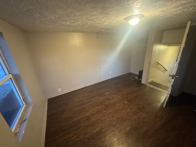 Building Photo - Ranch duplex for Rent - 3 bedroom / 1 bathroom Peoria Heights 61616