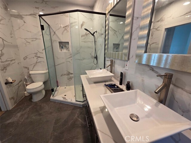 Building Photo - 915 S Rimpau Blvd