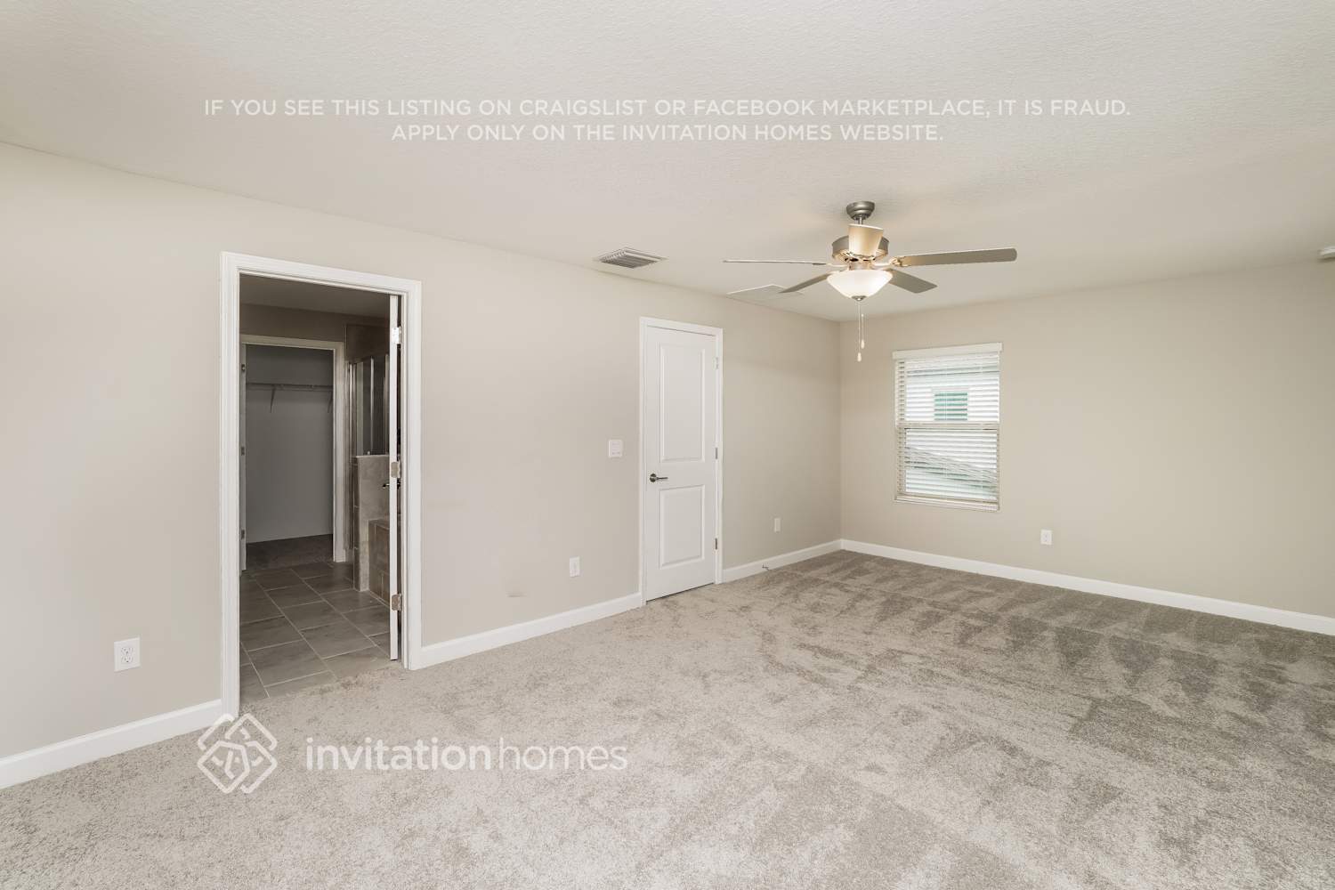 Building Photo - 2864 Coach Manors Way