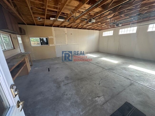 Building Photo - 796 Kenton St