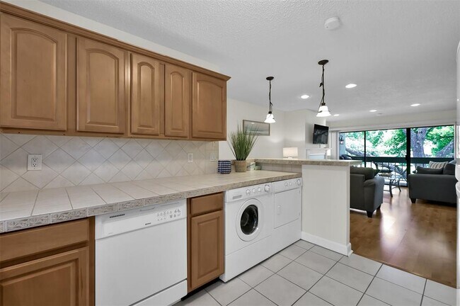 Building Photo - 12100 Melville Dr