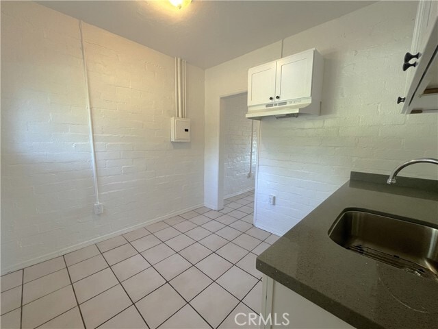 Building Photo - 952 E 10th St