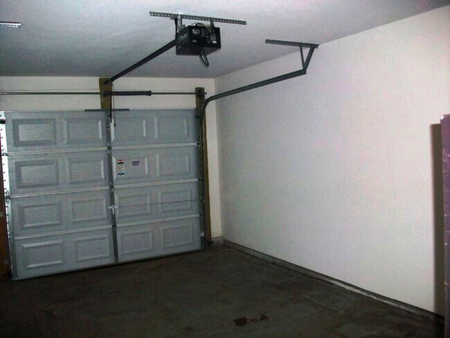 Building Photo - 730 Bellview Way