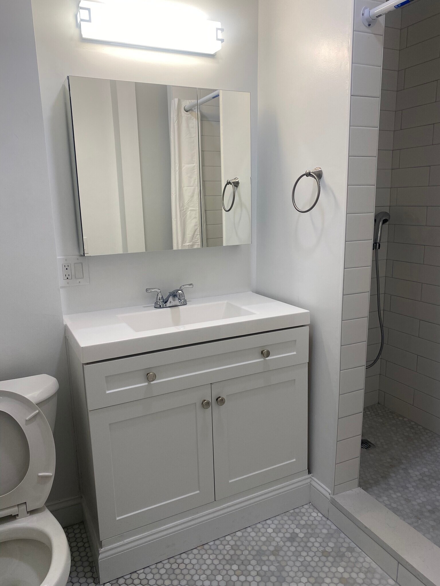 Building Photo - 146 Hemenway St