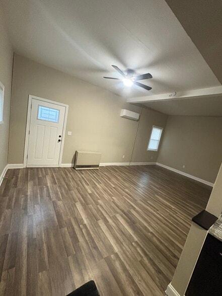 Primary Photo - 15 John St