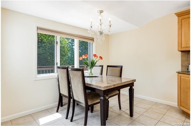 Building Photo - 261 Gramercy Dr