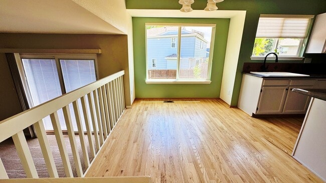 Building Photo - Welcome To This Fantastic 3 Bed 4 Bath Hom...
