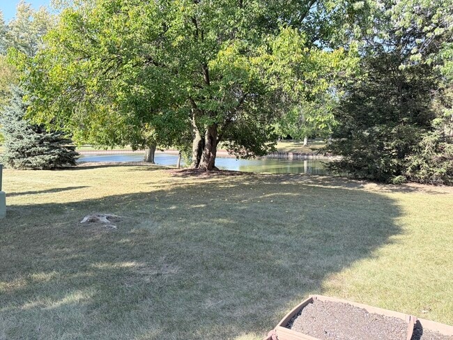 Building Photo - 97 N Walnut Ln