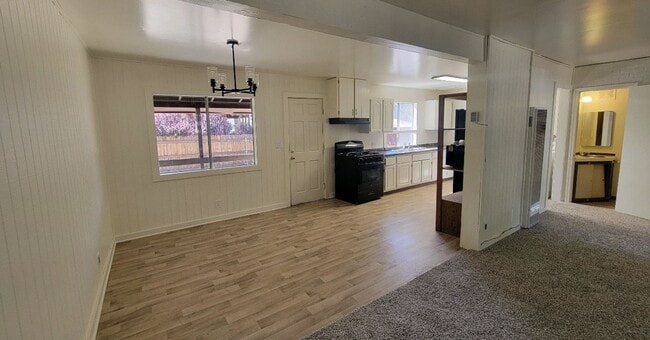 Building Photo - 3 Bedroom Home with Bonus Room in Lake of the Woods