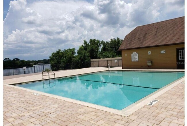 Building Photo - 345 Forestway Cir