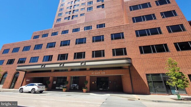 Building Photo - 10 E Lee St