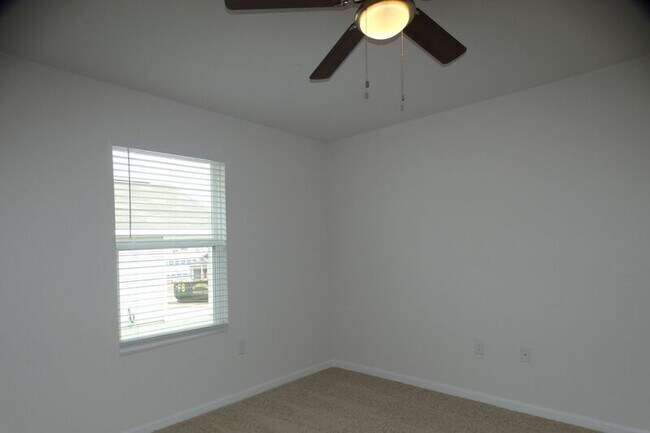 Building Photo - 5970 Smarty Jones Wy