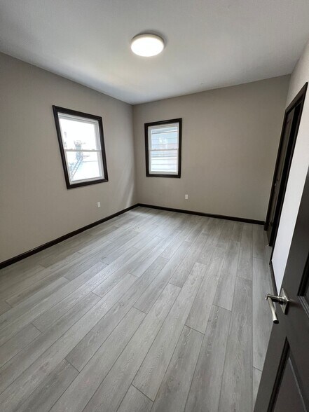 Building Photo - 163 Elwood Ave