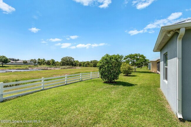 Building Photo - 3720 Alamanda Key Dr