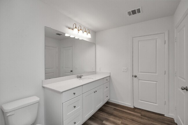 Building Photo - 4910 Highland Spgs Dr