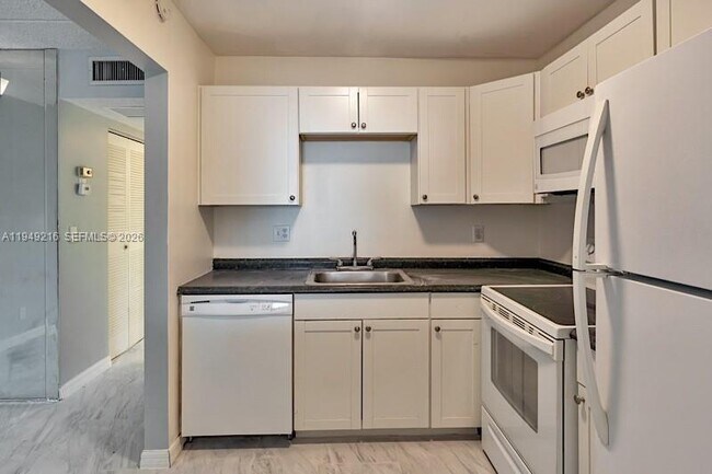 Building Photo - 2200 Springdale Blvd