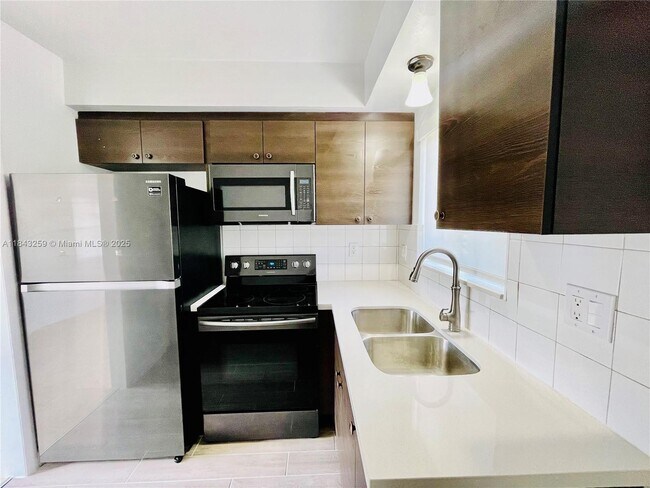 Primary Photo - 36 NW 52nd St