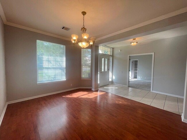 Building Photo - 6046 Ronchamps Dr