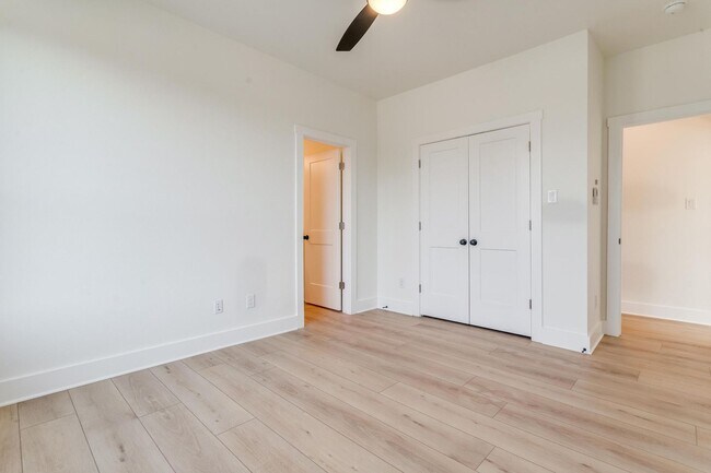 Building Photo - 3255 S University Dr