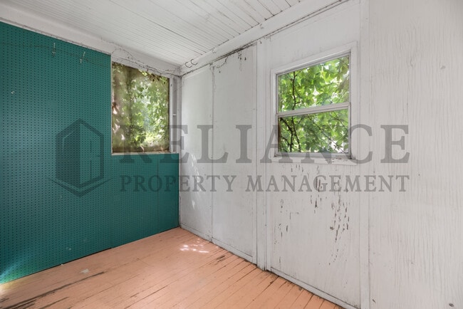 Building Photo - 607 N Lorraine Ave