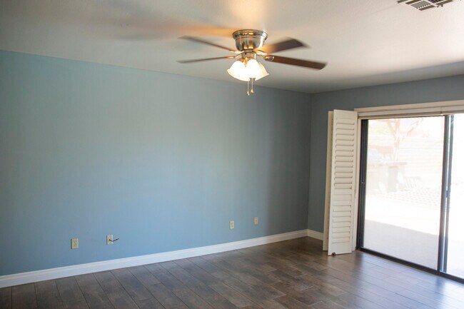Building Photo - 40588 Clover Ln