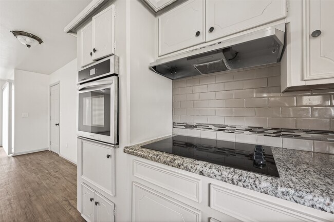 Building Photo - 10503 Ladino Rd