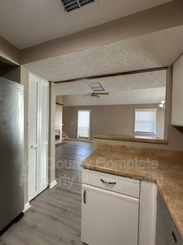 Building Photo - 6653 Periwinkle Dr