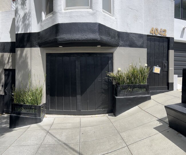 Building Photo - Charming Studio in Noe Valley