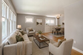 Building Photo - 2 Bed Home in the Heart of Whitefish Bay