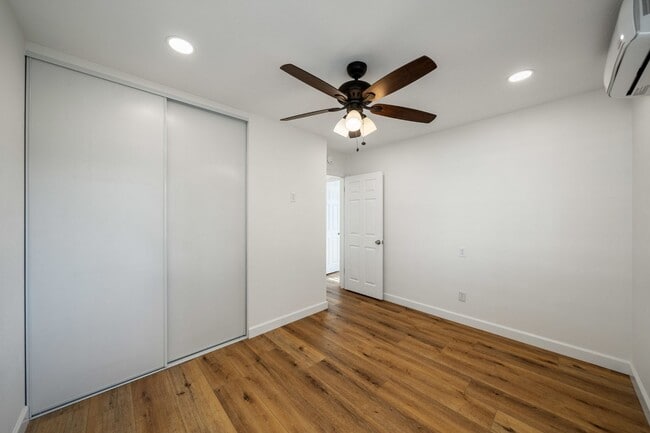 Building Photo - Imperial Beach House Stunning  2 bed /1 bath Duplex w Garage, Yard, + A/C