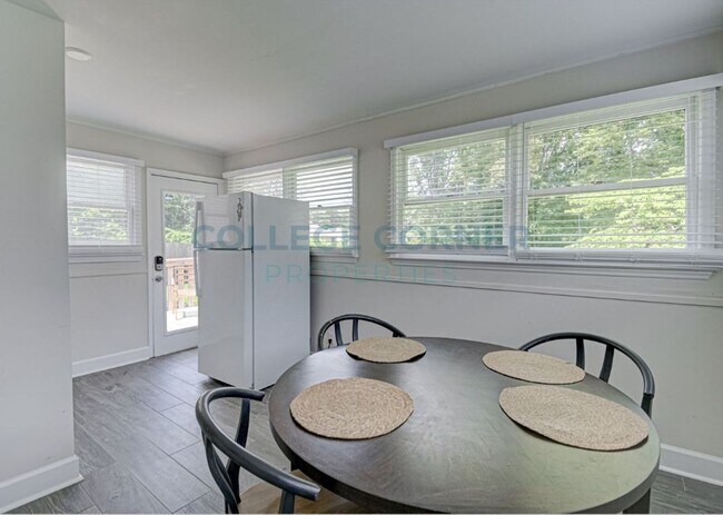 Building Photo - 1231 Brookwood Dr