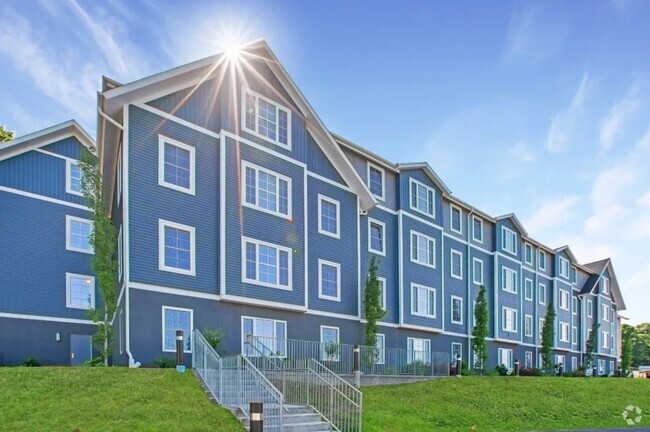Building Photo - Shoreline Grove