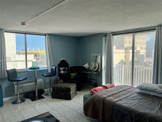 Building Photo - 1255 Collins Ave