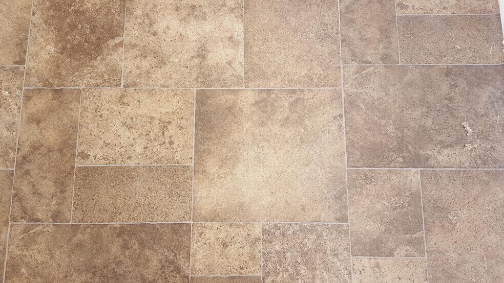 Vinyl - 267 Copper Crest Dr