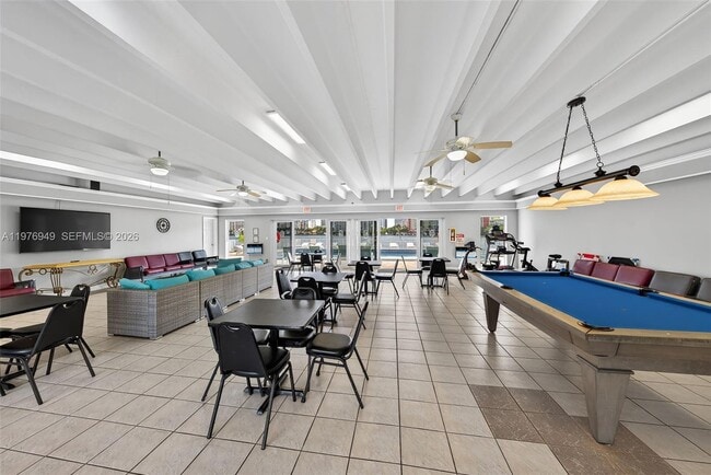 Building Photo - 3922 NE 166th St