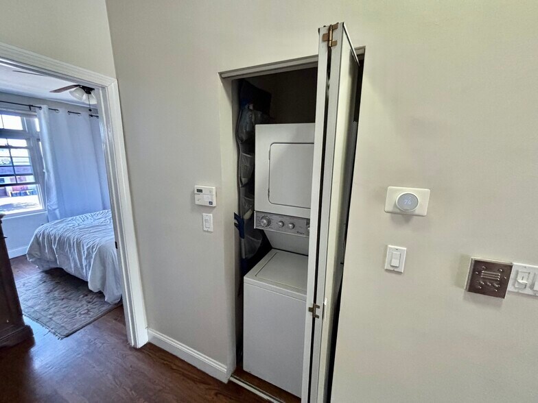 In-Unit Laundry - 34 Baxter St