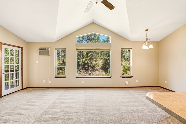 Building Photo - 11830 N Bedivere Dr