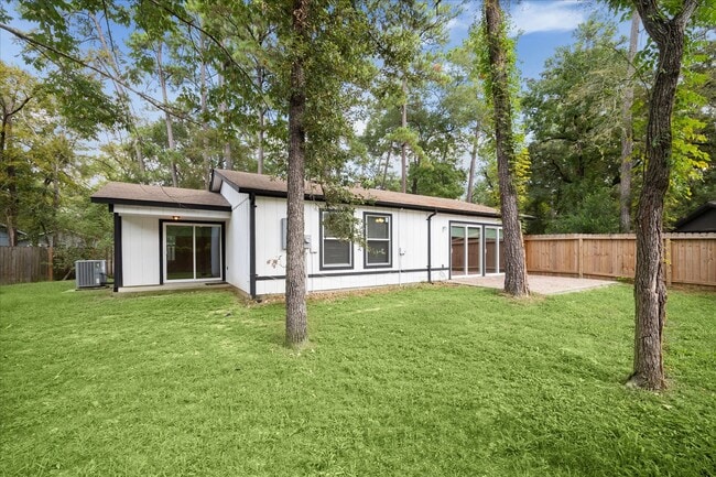Building Photo - 1308 E Red Cedar Cir