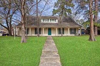 Building Photo - 626 Rosewood Dr
