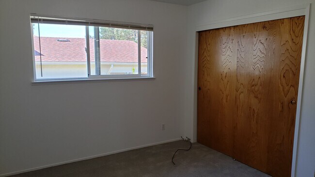 Building Photo - San Antonio Ave.