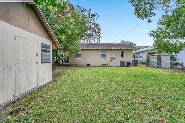 Building Photo - 1700 Ferris Ave