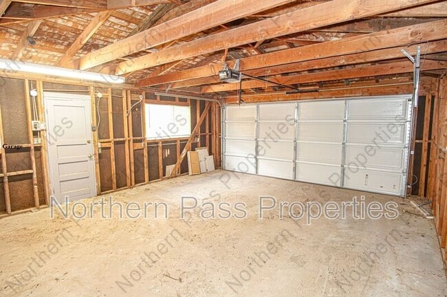Building Photo - 3530 Hamilton Ave
