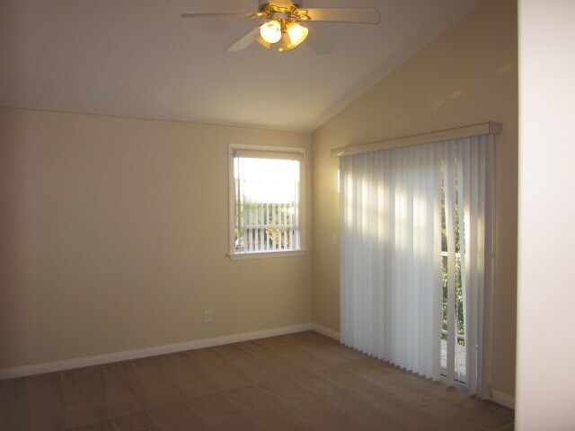 Building Photo - 2283 Waltonia Dr