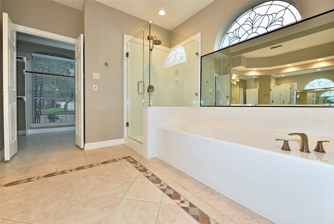 Building Photo - 19810 Emerald Leaf Dr