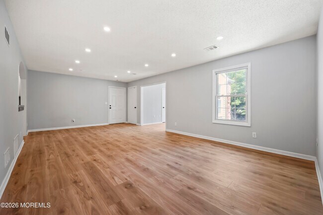 Building Photo - 18 Augusta Ct