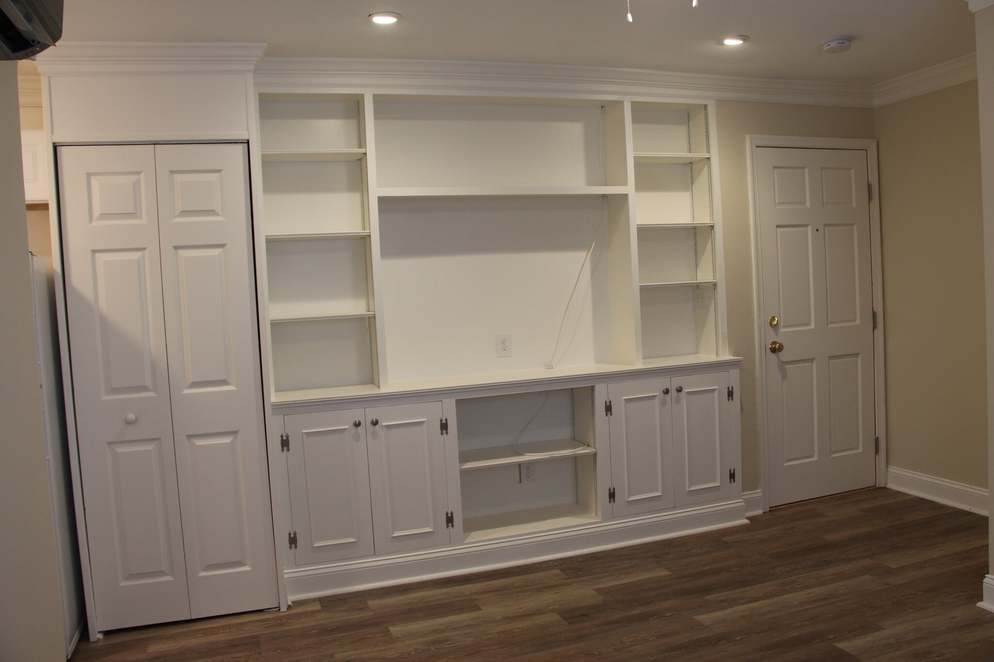 Building Photo - 720 N Monroe St