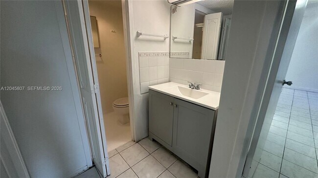 Building Photo - 4848 NW 24th Ct
