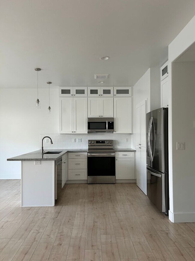 Building Photo - Huckleberry Townhomes